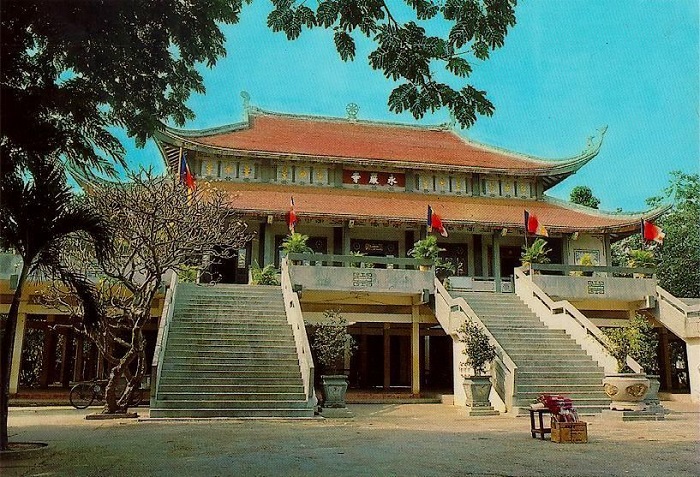 Chùa Hương Tích trầm mặc nơi lưng chừng núi
