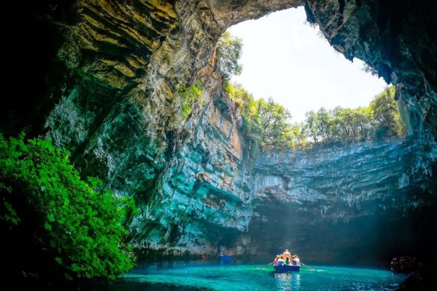 Bên trong động Phong Nha - Kẻ Bàng