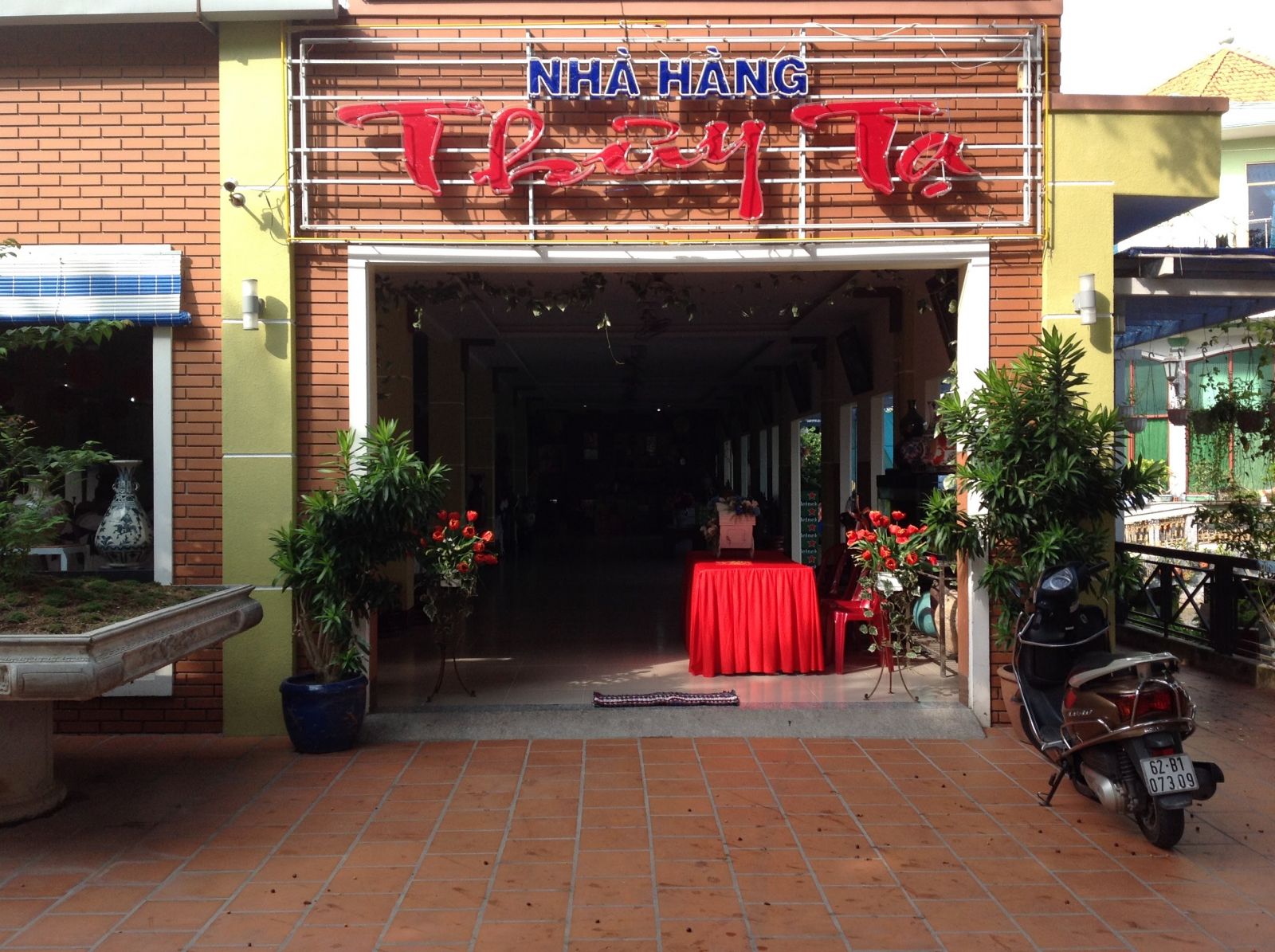 Nhà hàng Thủy Tạ